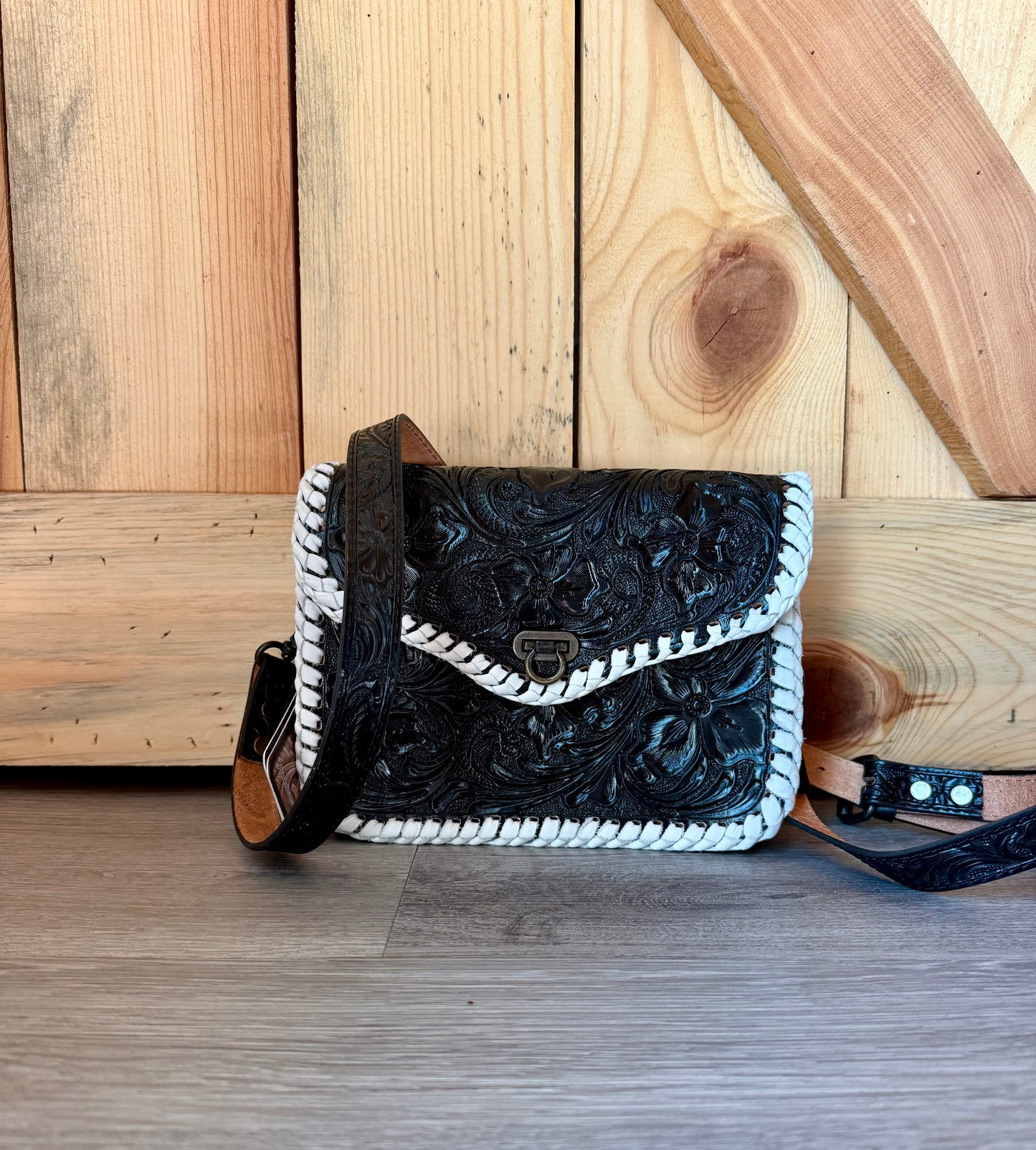 Martha cross body