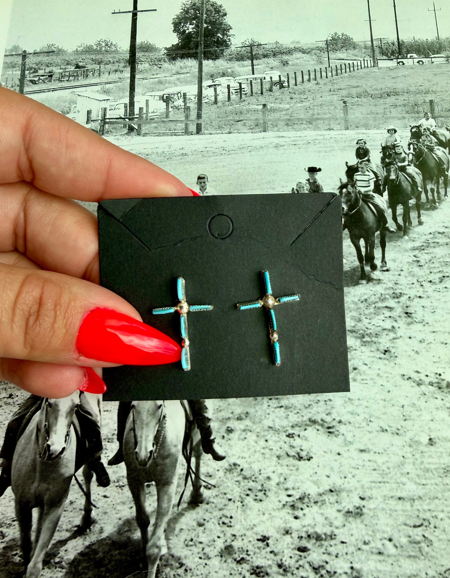 Kingman cross studs