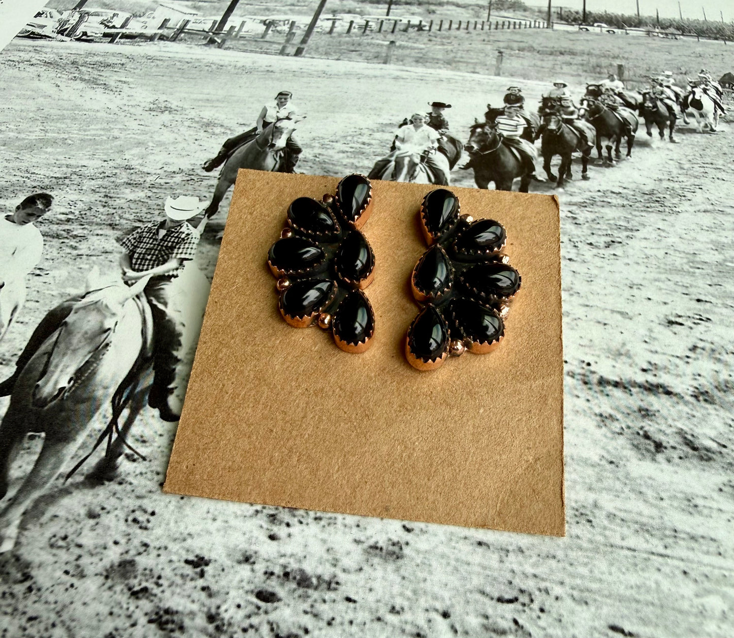 Copper black onyx clusters