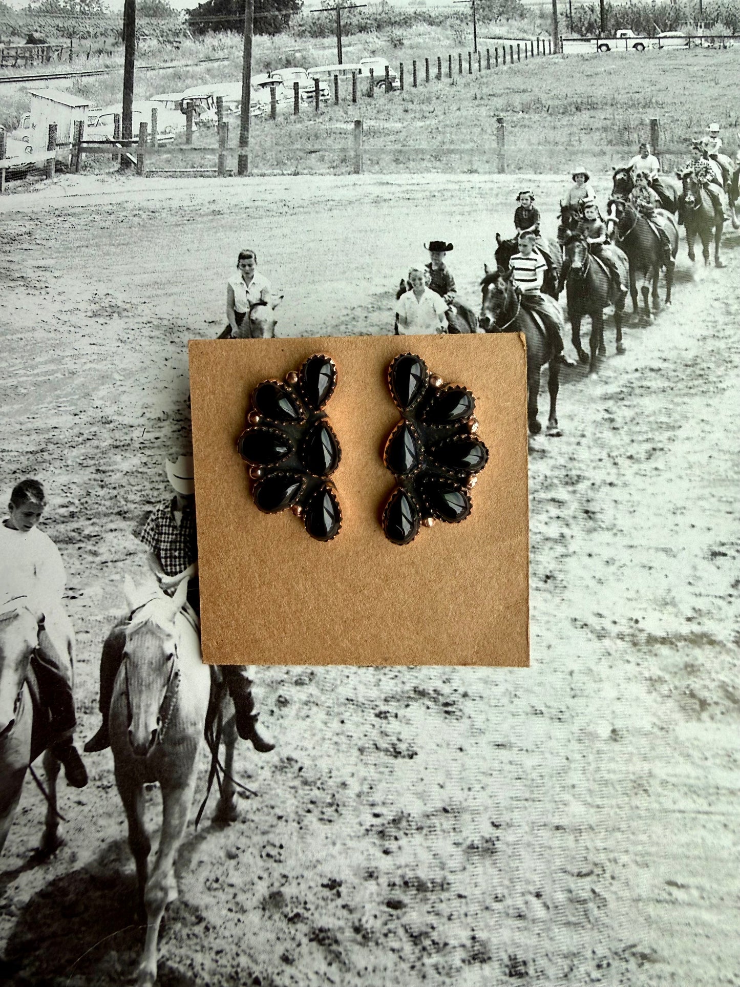 Copper black onyx clusters